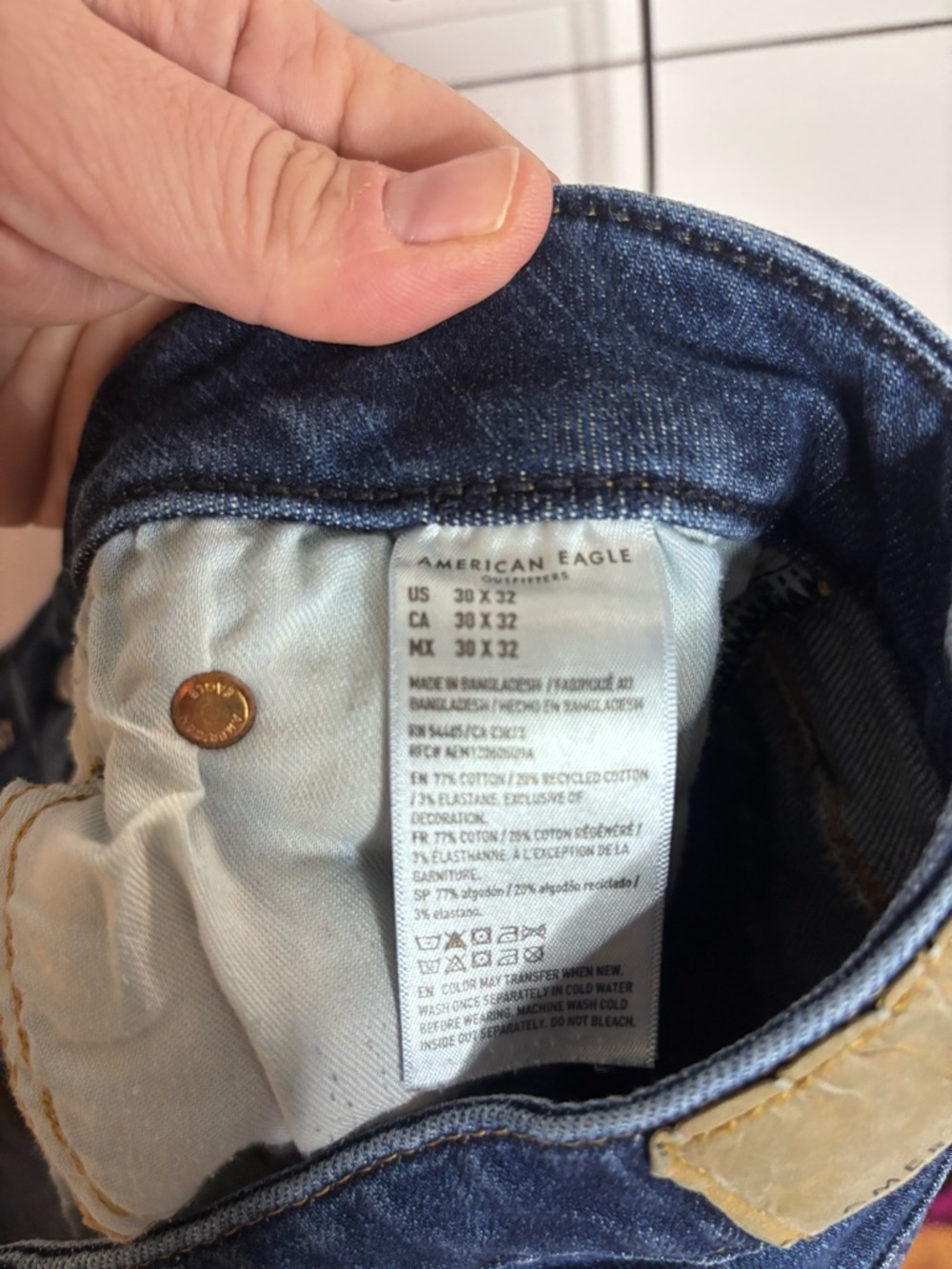 American Eagle Dark Blue Denim Jeans - Picture 6 of 7